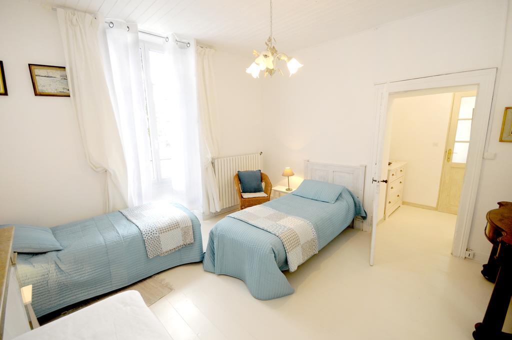 Bed and Breakfast Chez Madeleine Saint-Colomb-de-Lauzun Zimmer foto
